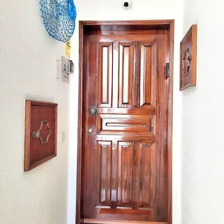 4 Apartment *